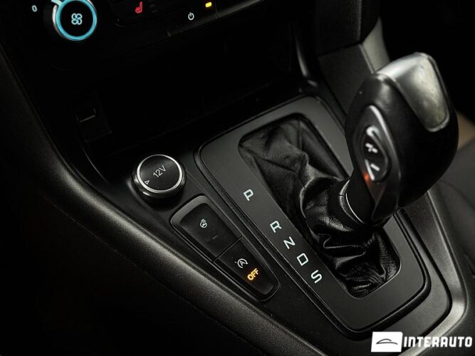 Ford Focus 39 interauto-car