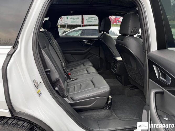 Audi Q7 56 interauto-car