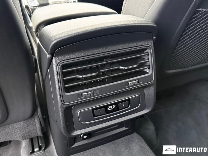 Audi Q7 54 interauto-car