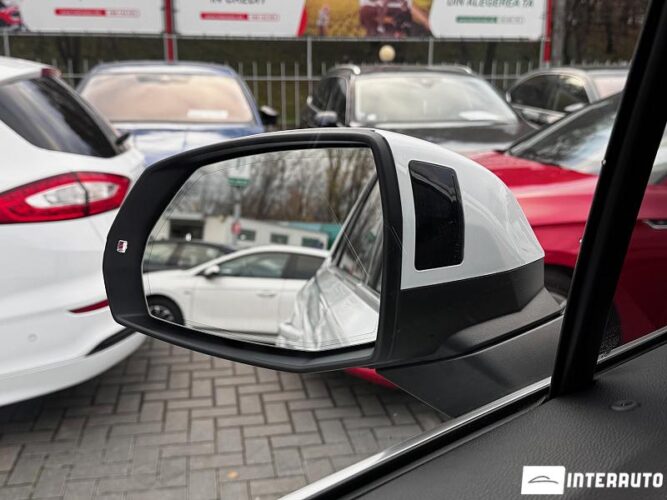 Audi Q7 62 interauto-car