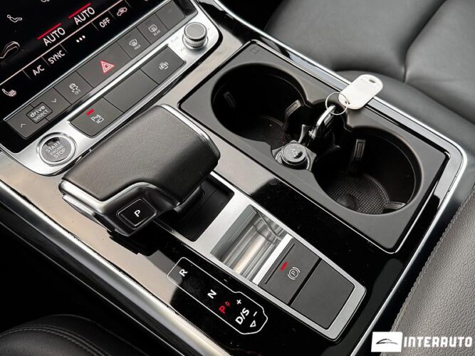 Audi Q7 46 interauto-car