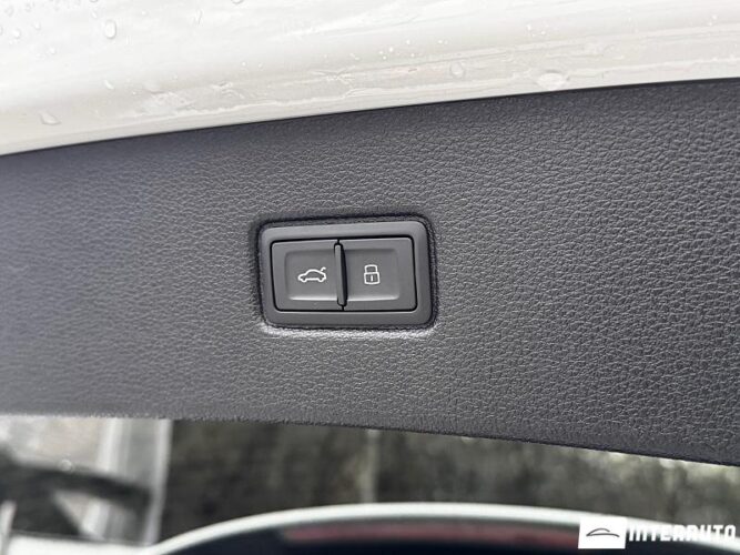 Audi Q7 59 interauto-car