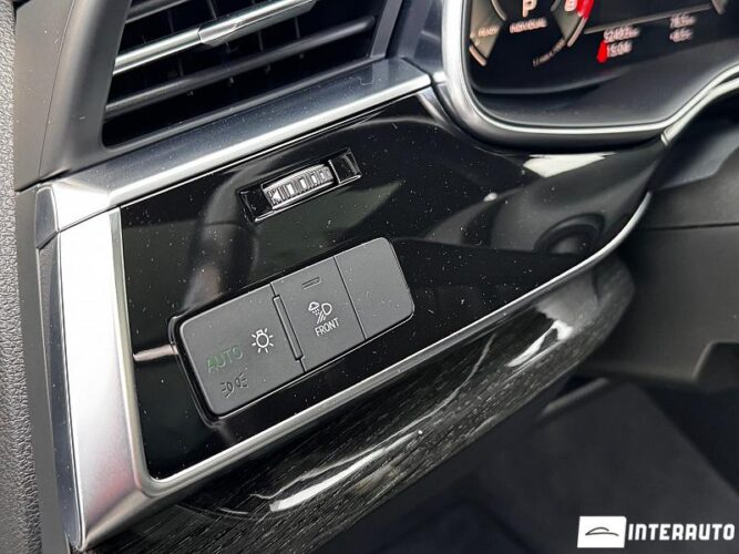 Audi Q7 53 interauto-car