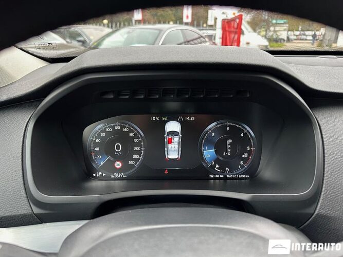 Volvo XC 90 38 interauto-car