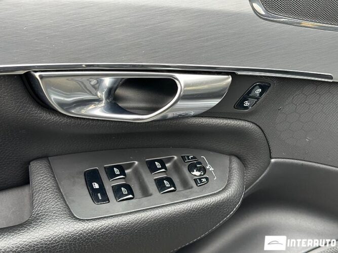 Volvo XC 90 43 interauto-car