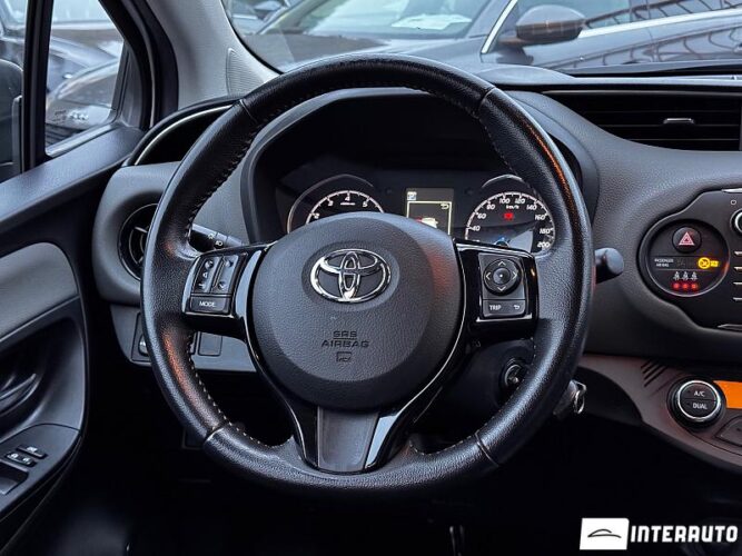 Toyota Yaris 33 interauto-car