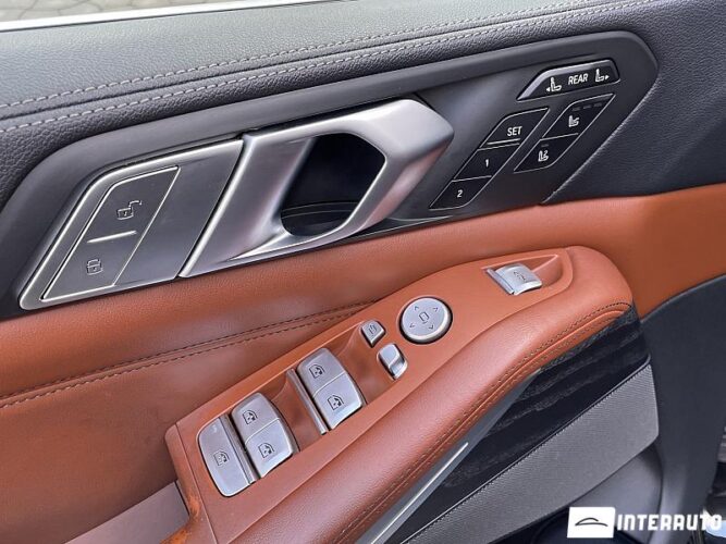 BMW X7 4.0i 44 interauto-car