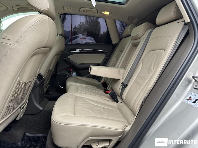 Audi Q5 52 interauto-car