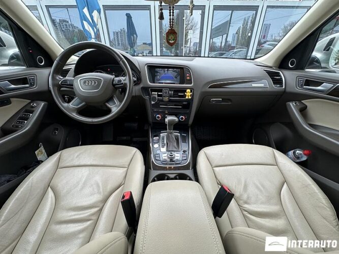 Audi Q5 40 interauto-car