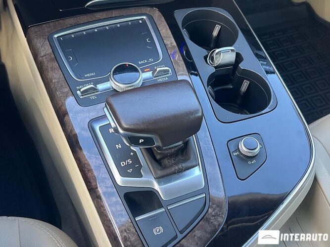 Audi Q7 41 interauto-car