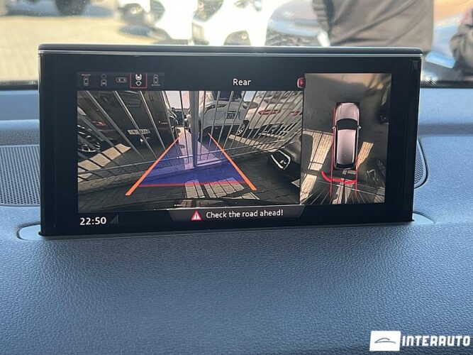 Audi Q7 40 interauto-car