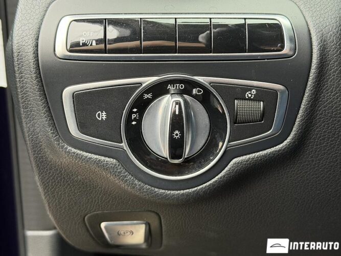 Mercedes C 350e 42 interauto-car