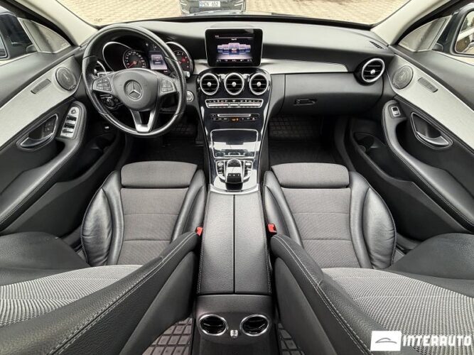 Mercedes C 350e 39 interauto-car