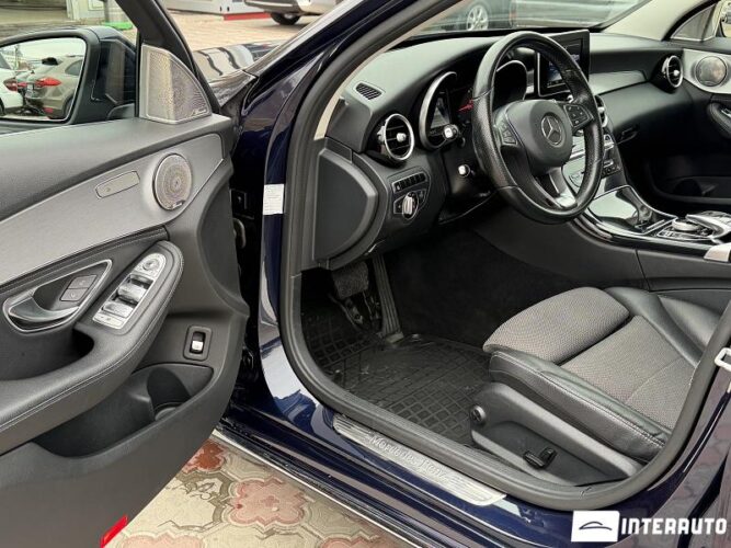 Mercedes C 350e 36 interauto-car