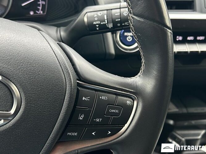 Lexus UX 250h 37 interauto-car