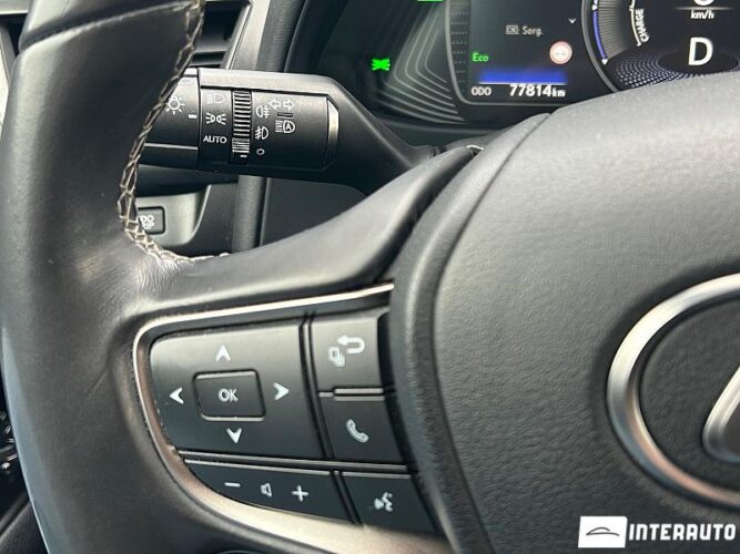 Lexus UX 250h 36 interauto-car