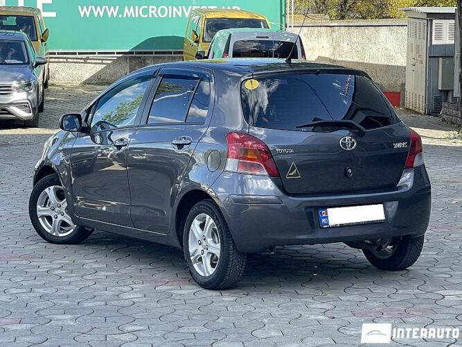 Toyota Yaris 32 interauto-car