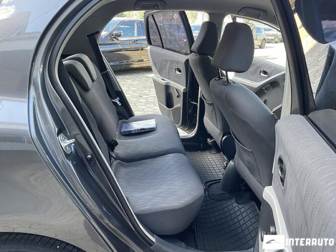 Toyota Yaris 44 interauto-car