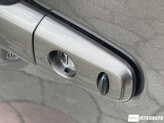 Mitsubishi Outlander 36 interauto-car