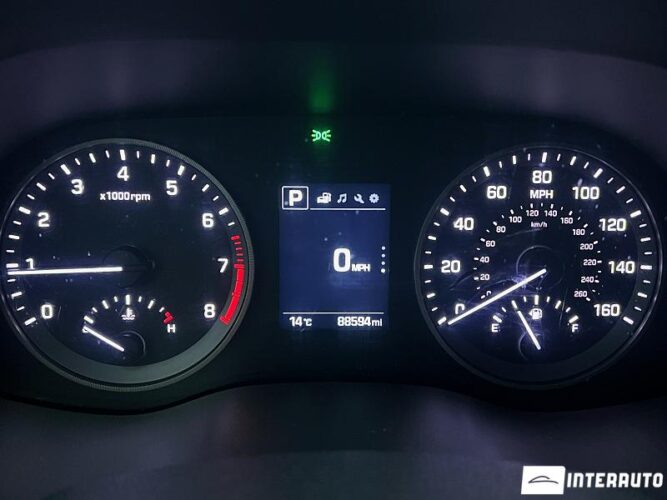 Hyundai Tucson 43 interauto-car