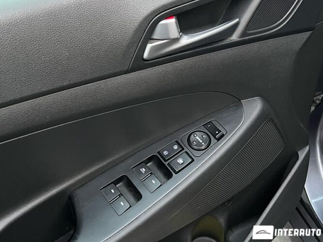 Hyundai Tucson 38 interauto-car