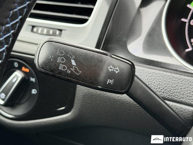 Volkswagen Golf GTE 40 interauto-car