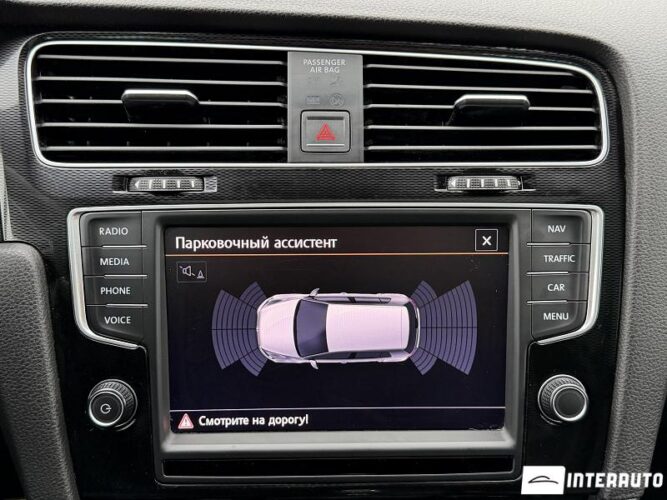 Volkswagen Golf GTE 44 interauto-car