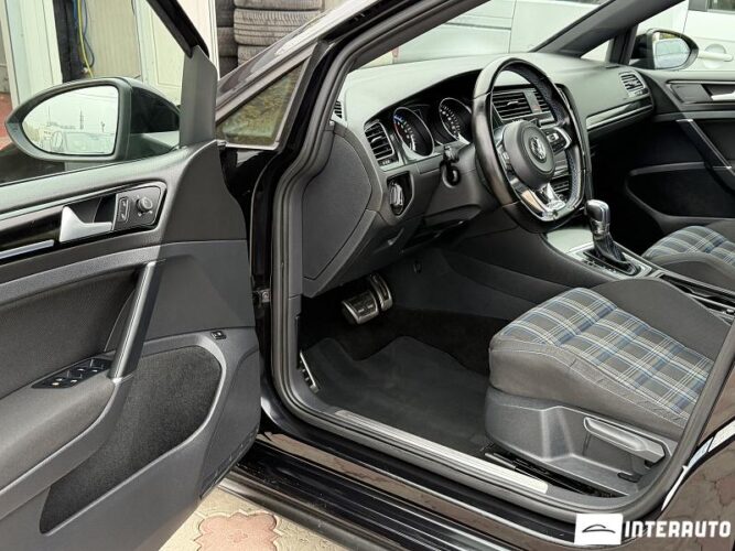 Volkswagen Golf GTE 36 interauto-car