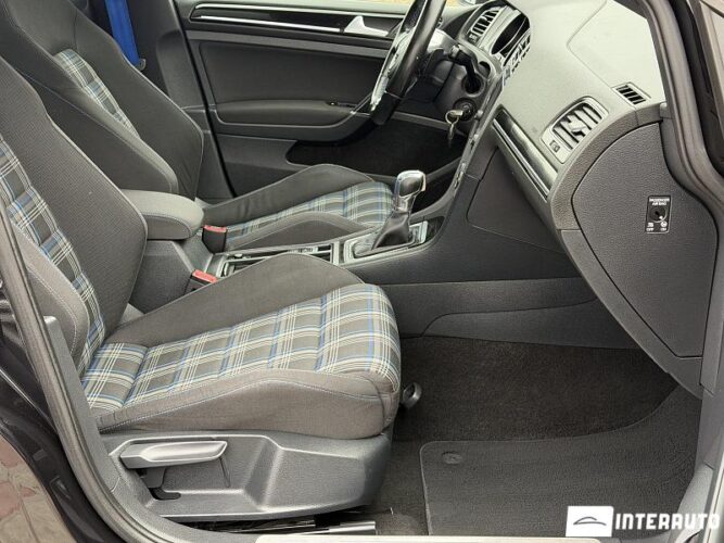 Volkswagen Golf GTE 48 interauto-car