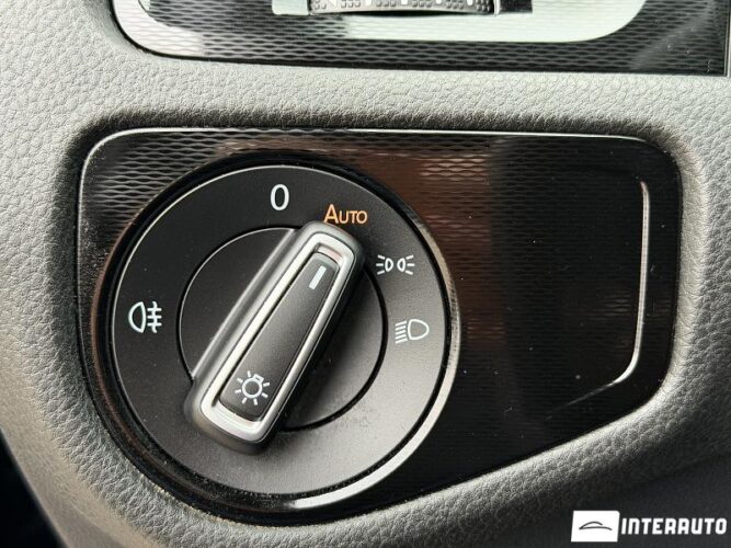 Volkswagen Golf GTE 41 interauto-car