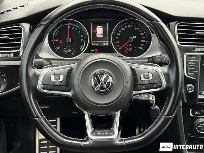 Volkswagen Golf GTE 42 interauto-car