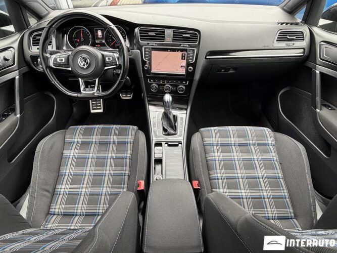 Volkswagen Golf GTE 39 interauto-car