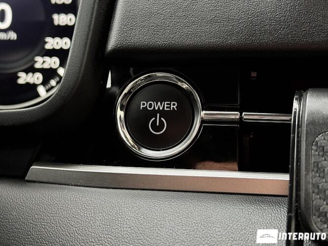 Mitsubishi Outlander 41 interauto-car