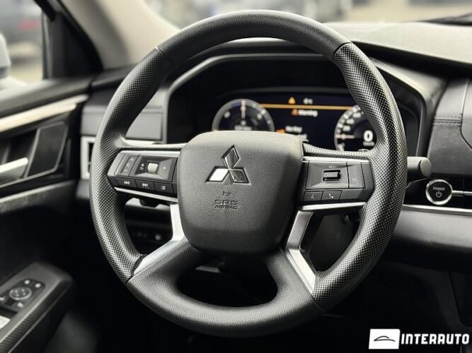 Mitsubishi Outlander 39 interauto-car