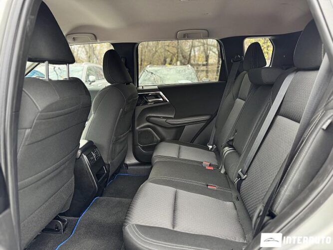 Mitsubishi Outlander 46 interauto-car