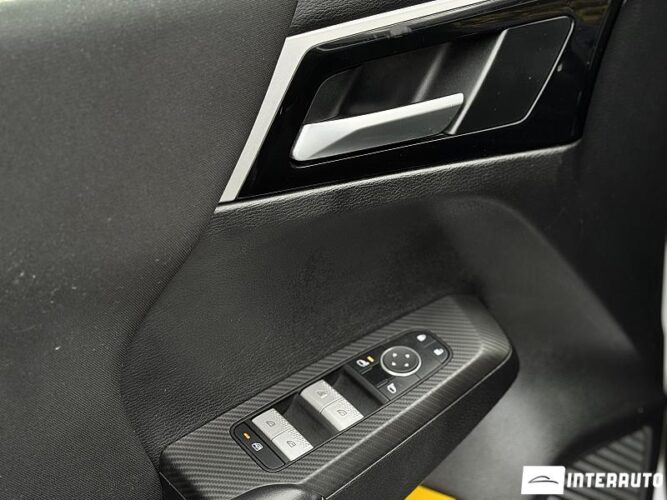 Mitsubishi Outlander 35 interauto-car