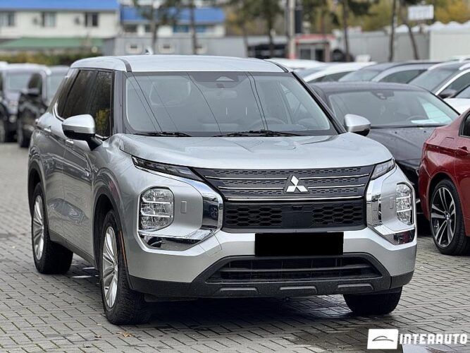 Mitsubishi Outlander 32 interauto-car