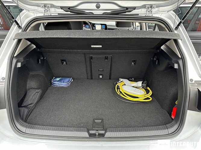 Volkswagen Golf GTE 54 interauto-car