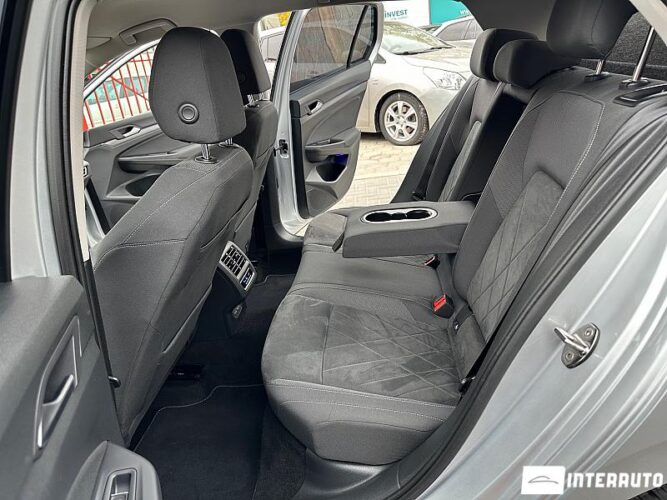 Volkswagen Golf GTE 51 interauto-car