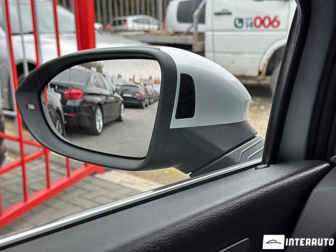 Volkswagen Golf GTE 56 interauto-car