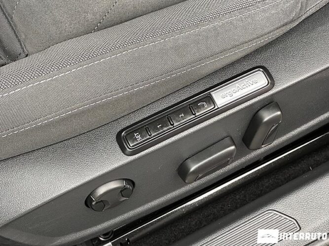 Volkswagen Golf GTE 50 interauto-car