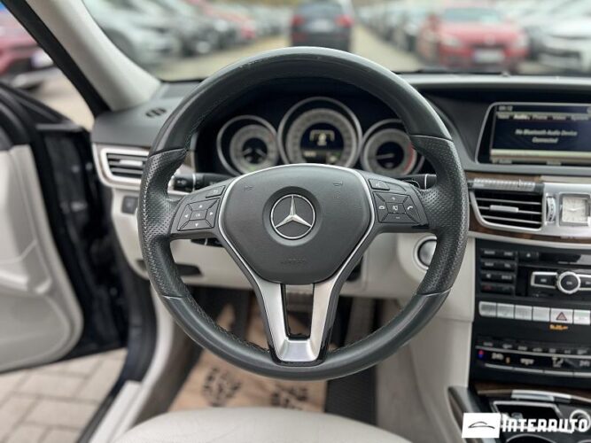 Mercedes E 250 48 interauto-car
