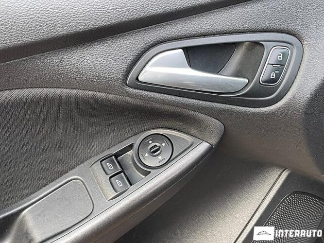 Ford Focus 43 interauto-car