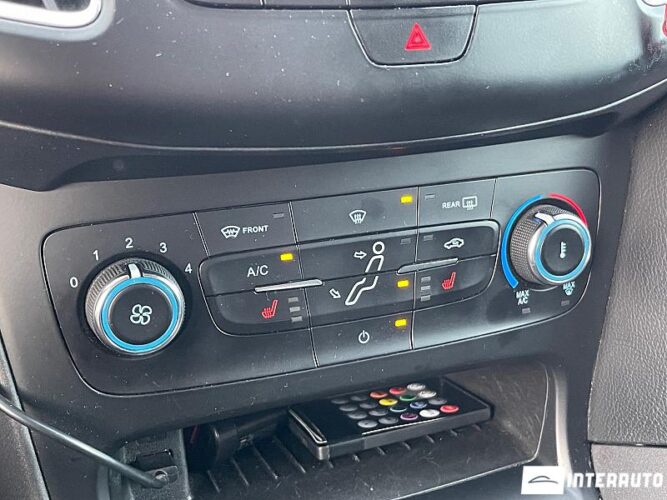 Ford Focus 39 interauto-car