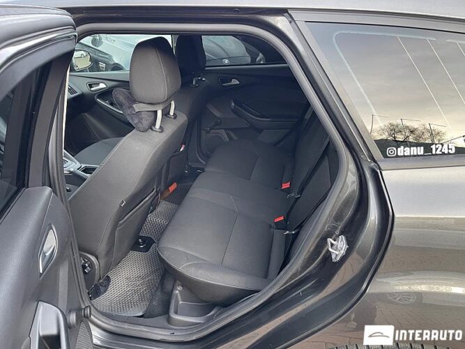 Ford Focus 44 interauto-car
