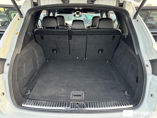 Porsche Cayenne S Hybrid 52 interauto-car