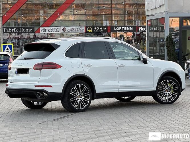 Porsche Cayenne S Hybrid 37 interauto-car
