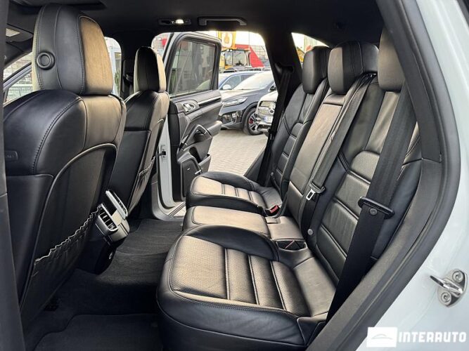 Porsche Cayenne S Hybrid 54 interauto-car