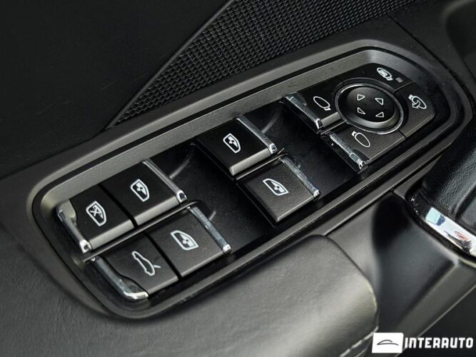 Porsche Cayenne S Hybrid 47 interauto-car