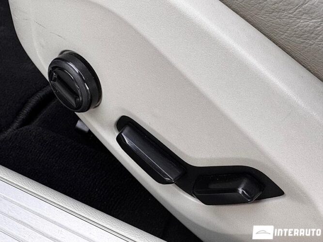 Volvo S 60 51 interauto-car